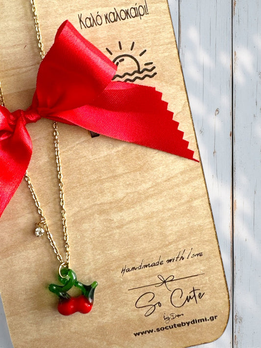 Κολιέ με κερασάκια - δώρο δασκάλας σε ξύλινη πλάτη με αφιέρωση
