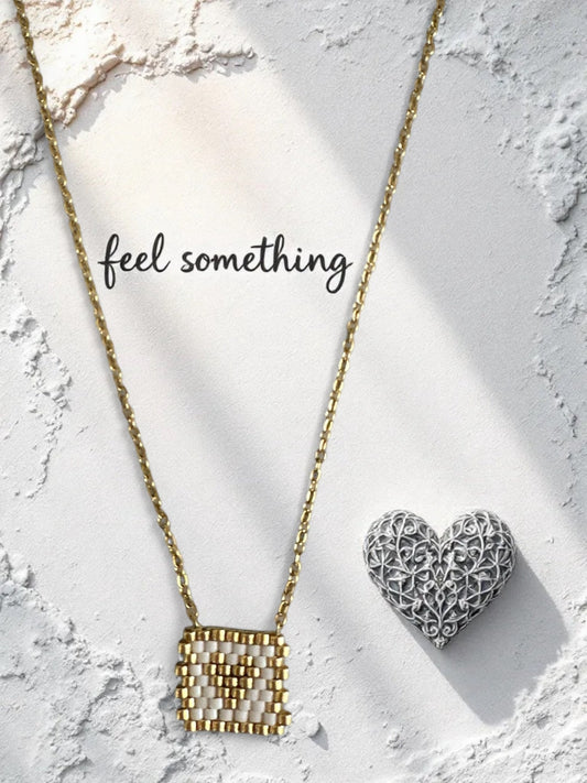 ⚡🚚 Pixel Heart – Κολιέ με Καρδιά από Χάντρες Miyuki σε Δύο Χρώματα