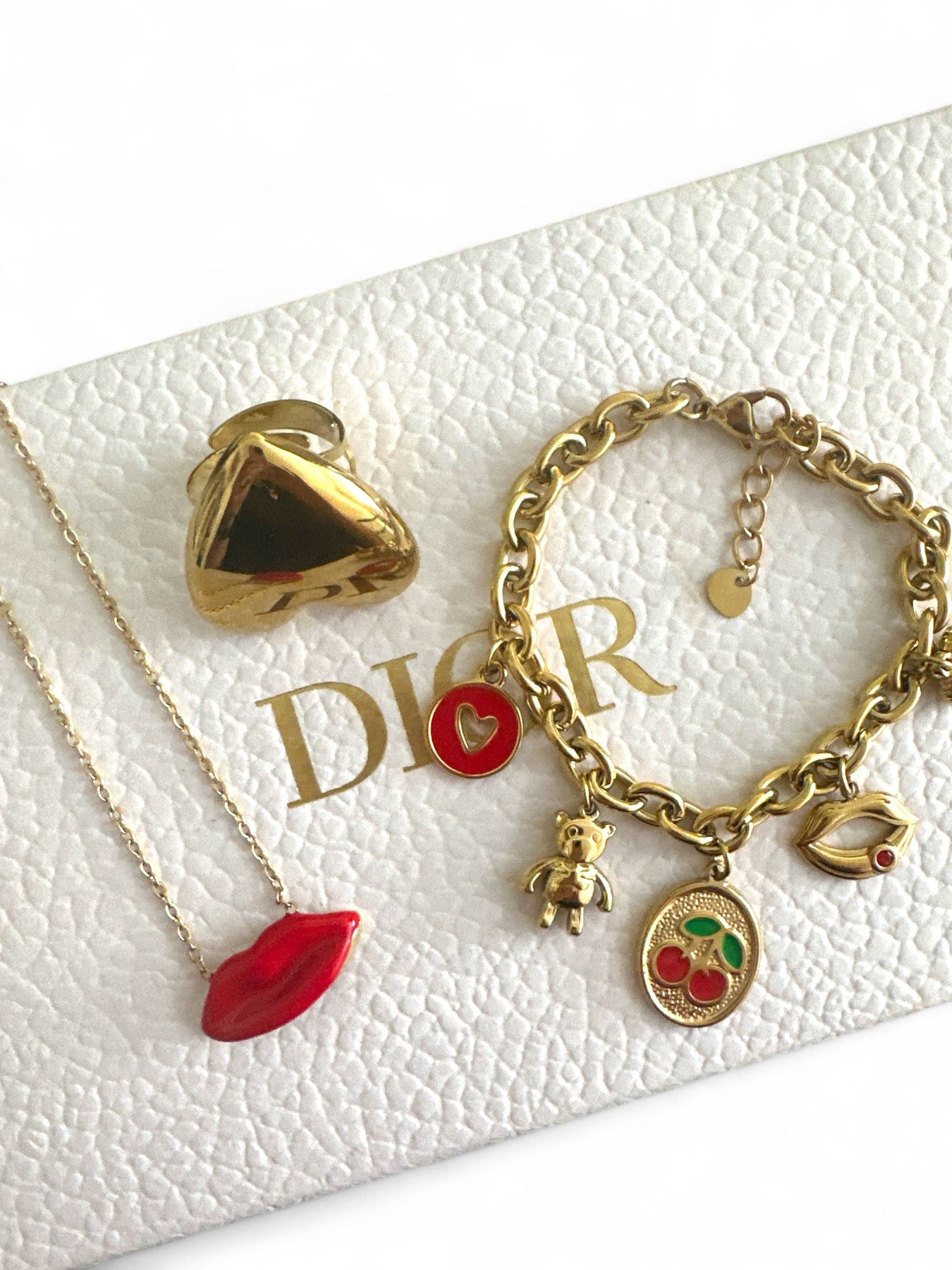 ⚡🚚 Kiss Me Lips Necklace