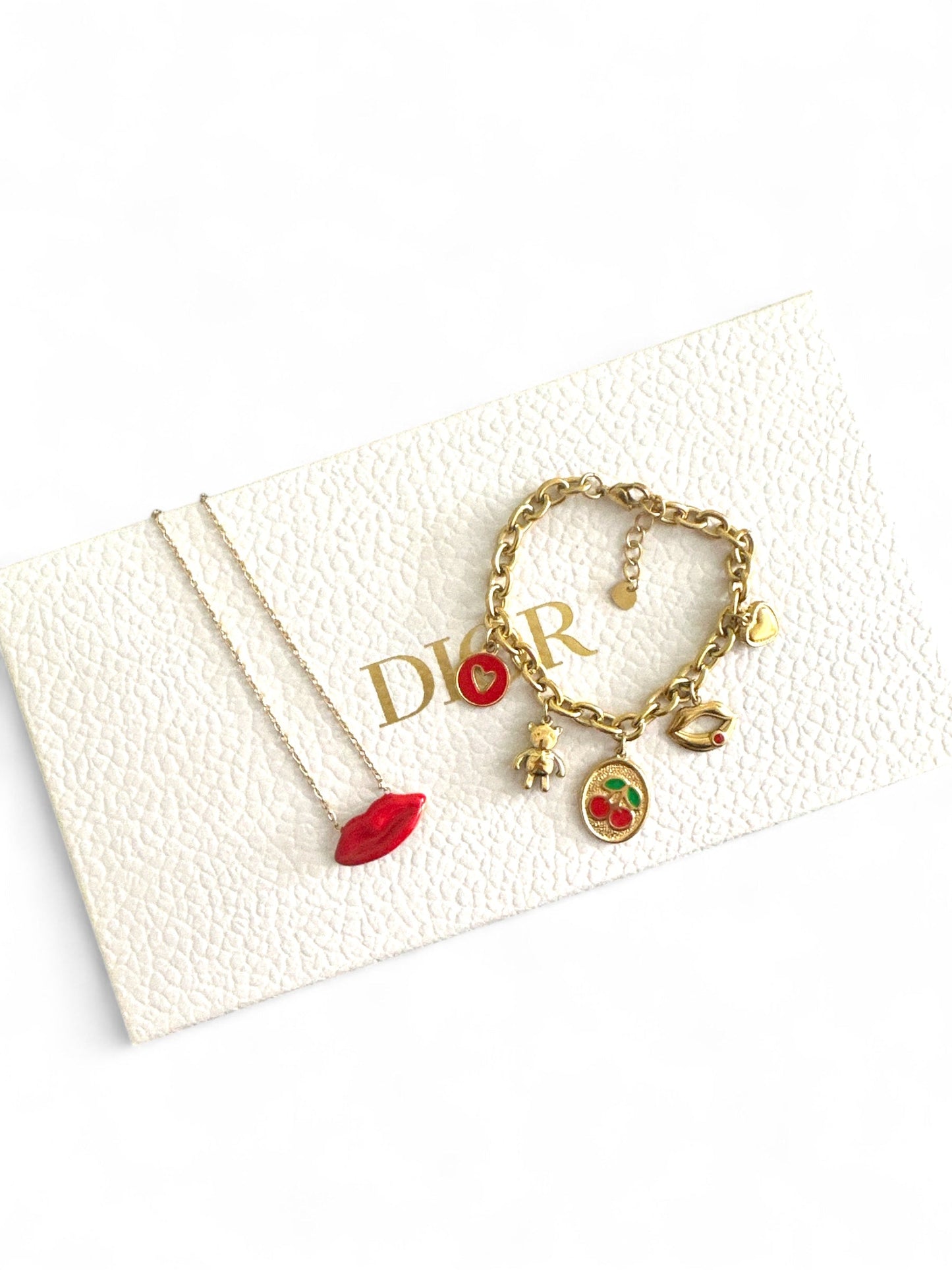 ⚡🚚 Kiss Me Lips Necklace