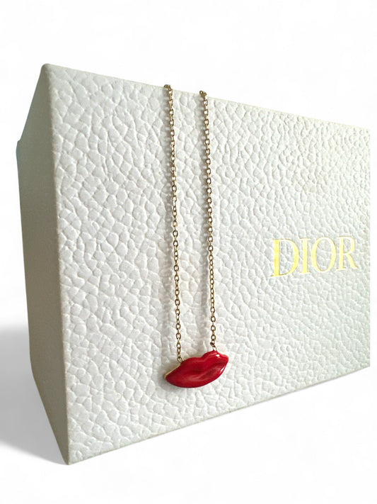 ⚡🚚 Kiss Me Lips Necklace