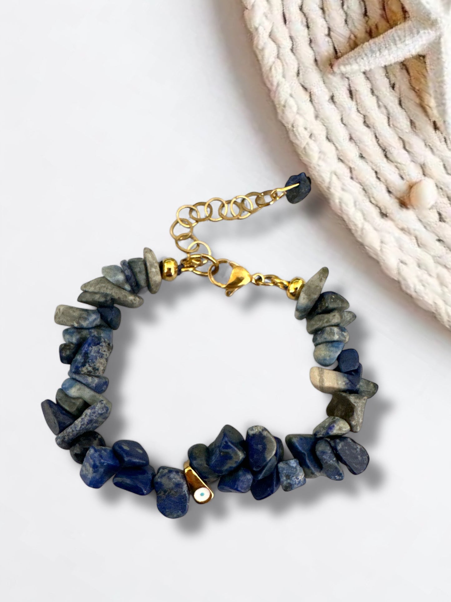 Χειροποίητο βραχιόλι με chips ημιπολύτιμων λίθων & επίχρυσο ματάκι – So Cute by Dimi