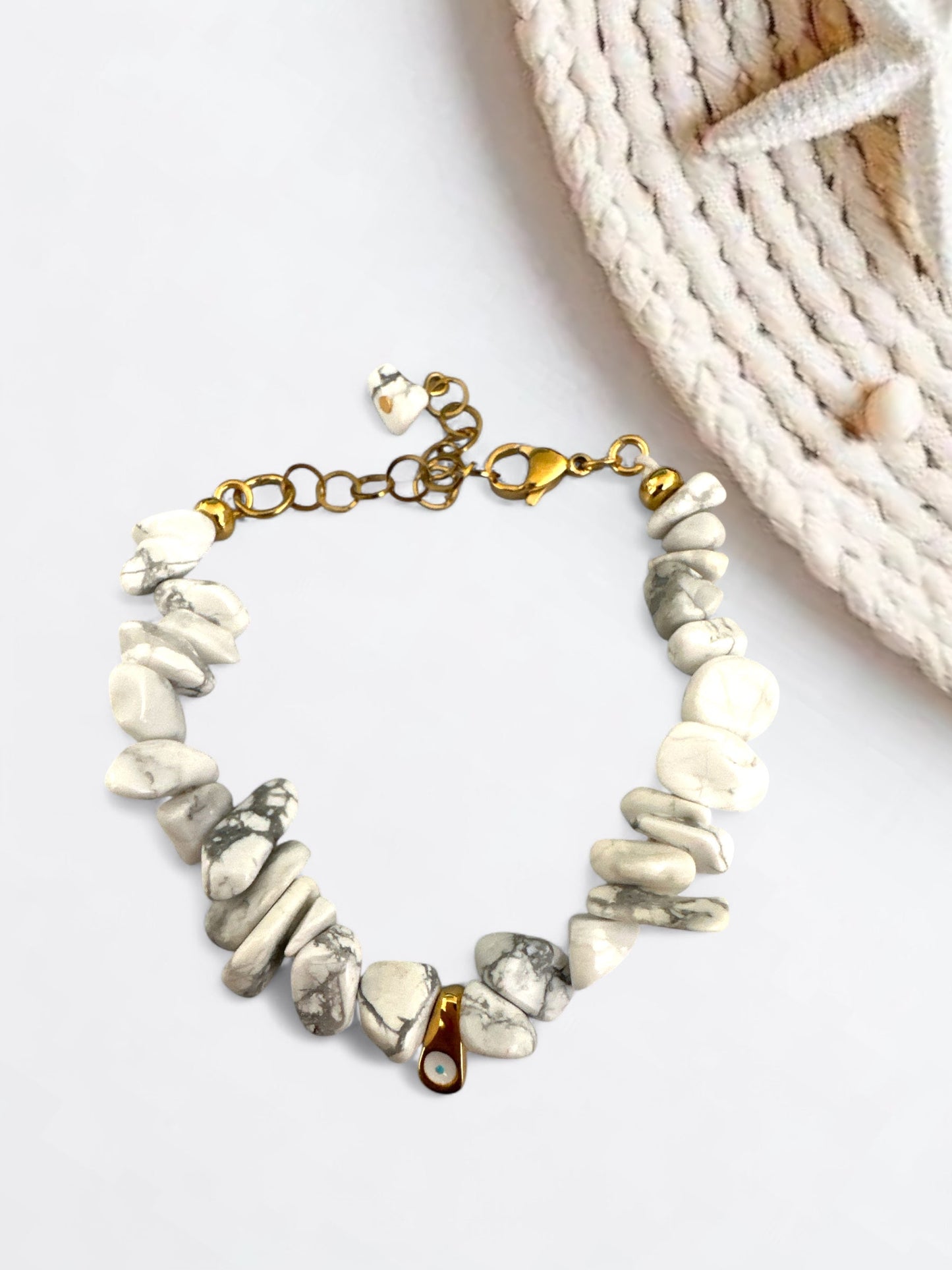 Χειροποίητο βραχιόλι με chips ημιπολύτιμων λίθων & επίχρυσο ματάκι – So Cute by Dimi