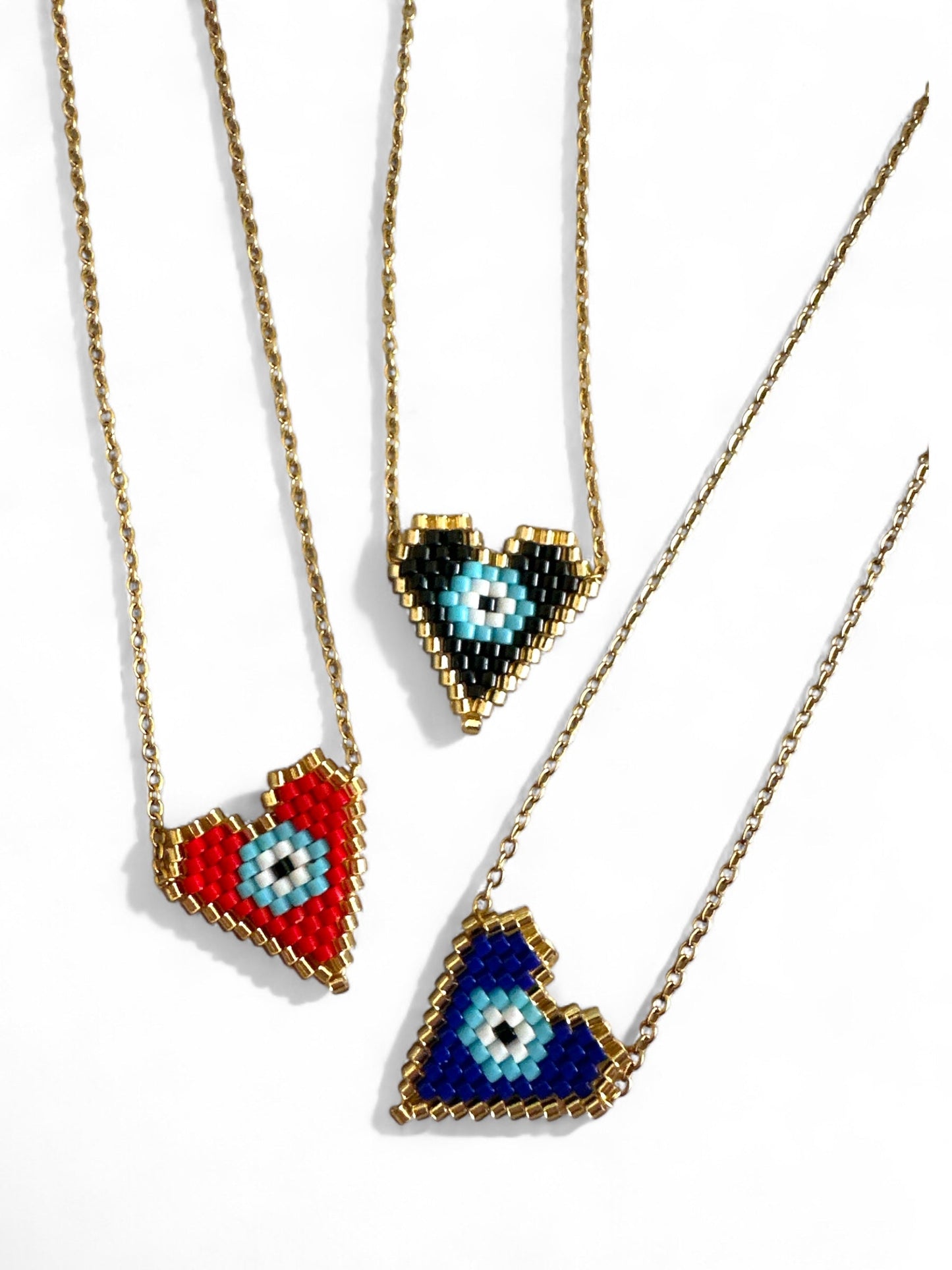 ⚡🚚 Pixel Heart-Eye V Necklace – Black / Scarlet / Midnight