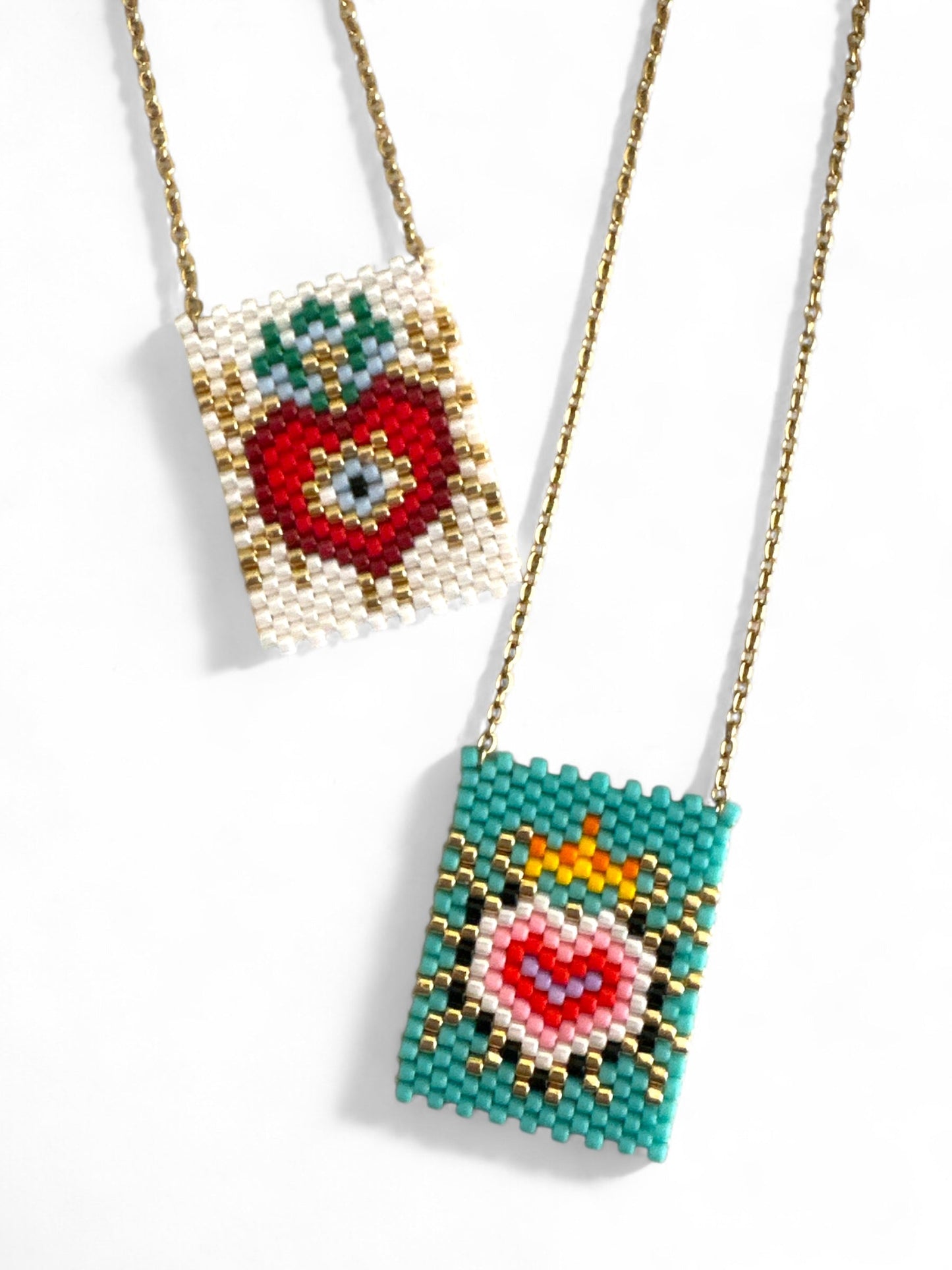 ⚡🚚 Beaded Sacred-Heart Square Necklace – Vanilla / Ocean