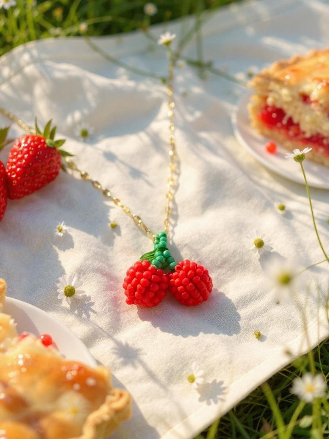 ⚡🚚 Amarena Necklace – Dolce Vita Edition