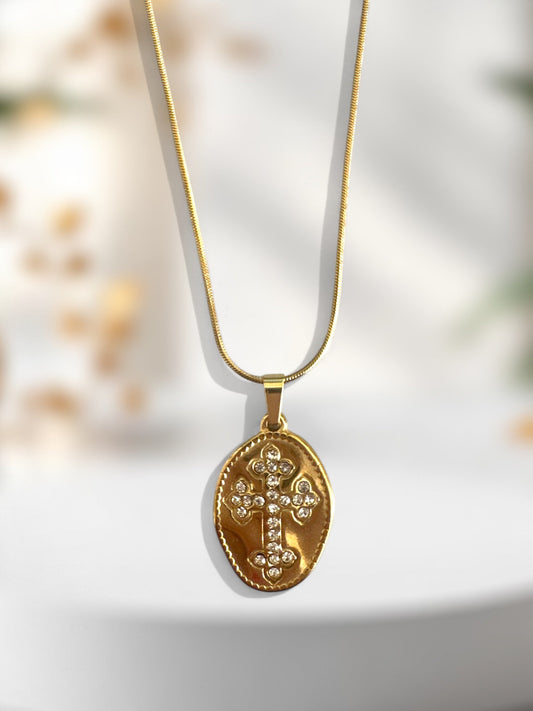 ⚡🚚 Blessed Oval – Οβάλ κολιέ με σταυρό & στρας
