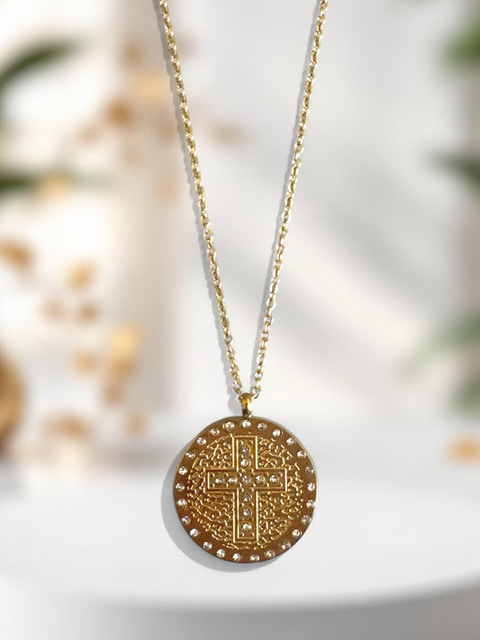 ⚡🚚 Divine Shine – Κολιέ με σταυρό & στρας σε κυκλικό μενταγιόν