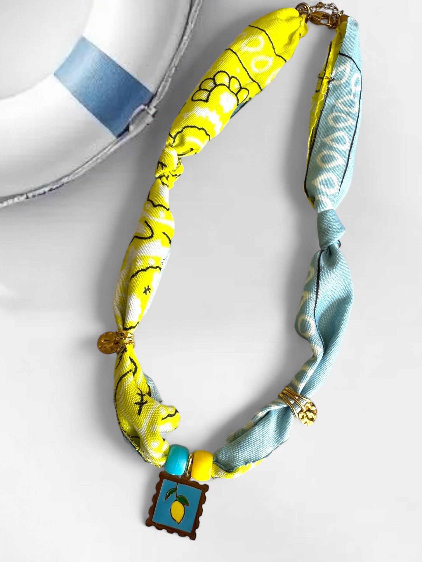 Dolce Vita Fruit Charms – Κολιέ με bandana & φρουτένιο charm