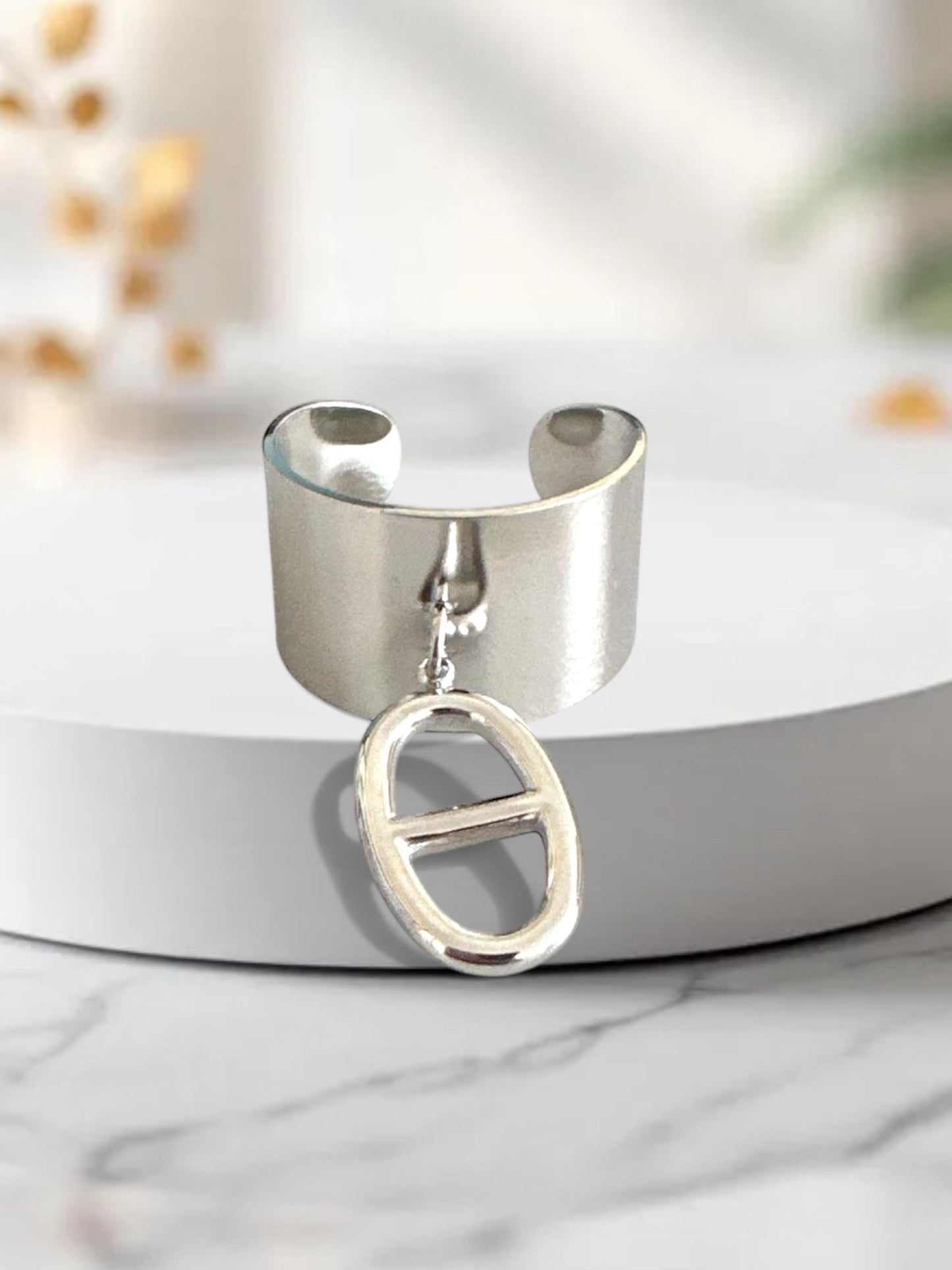 ⚡🚚 Bold Charm Ring – Gold & Silver