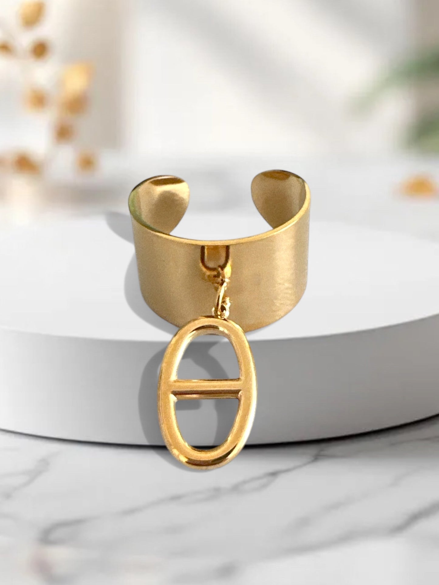 ⚡🚚 Bold Charm Ring – Gold & Silver