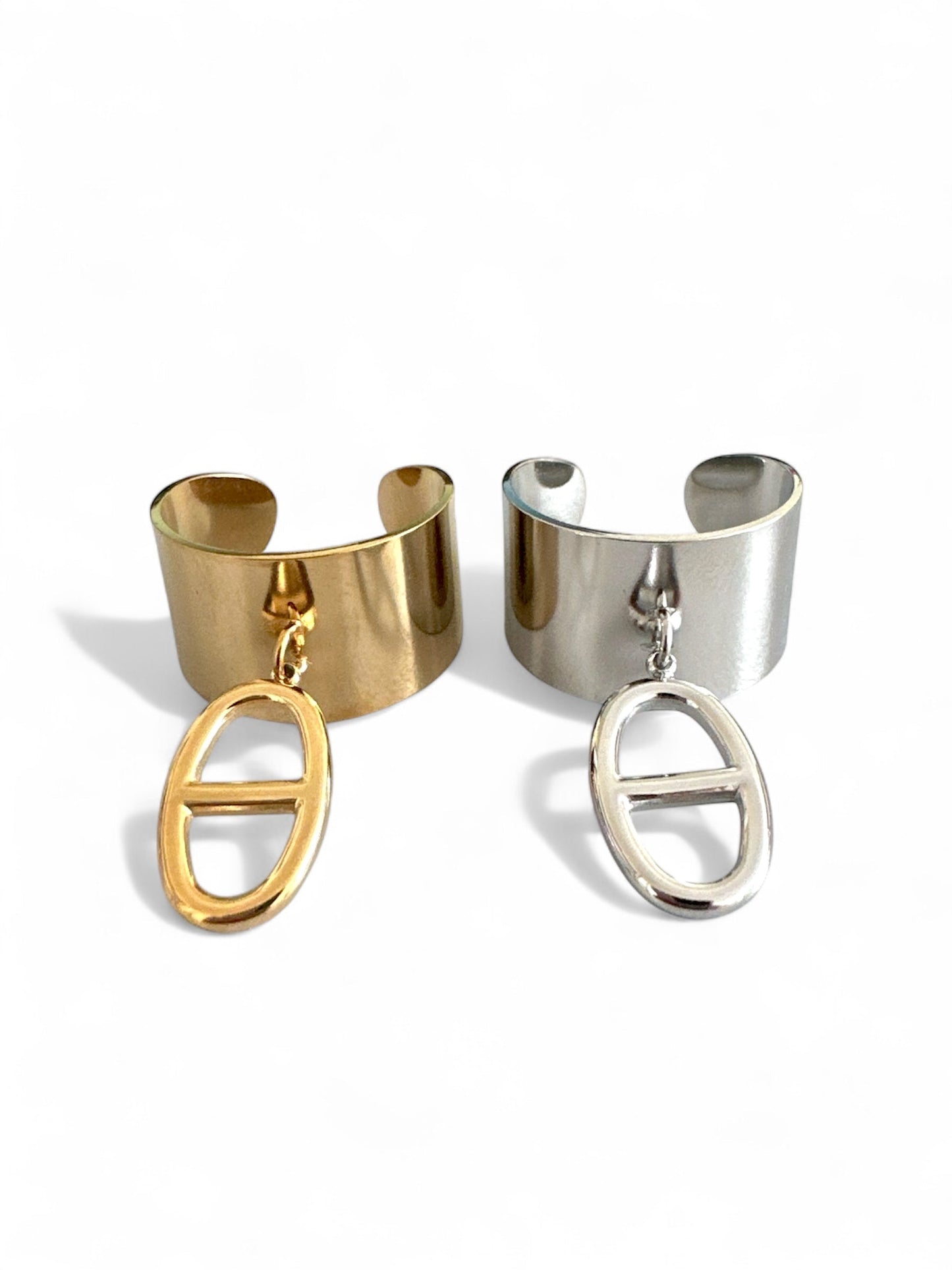 ⚡🚚 Bold Charm Ring – Gold & Silver