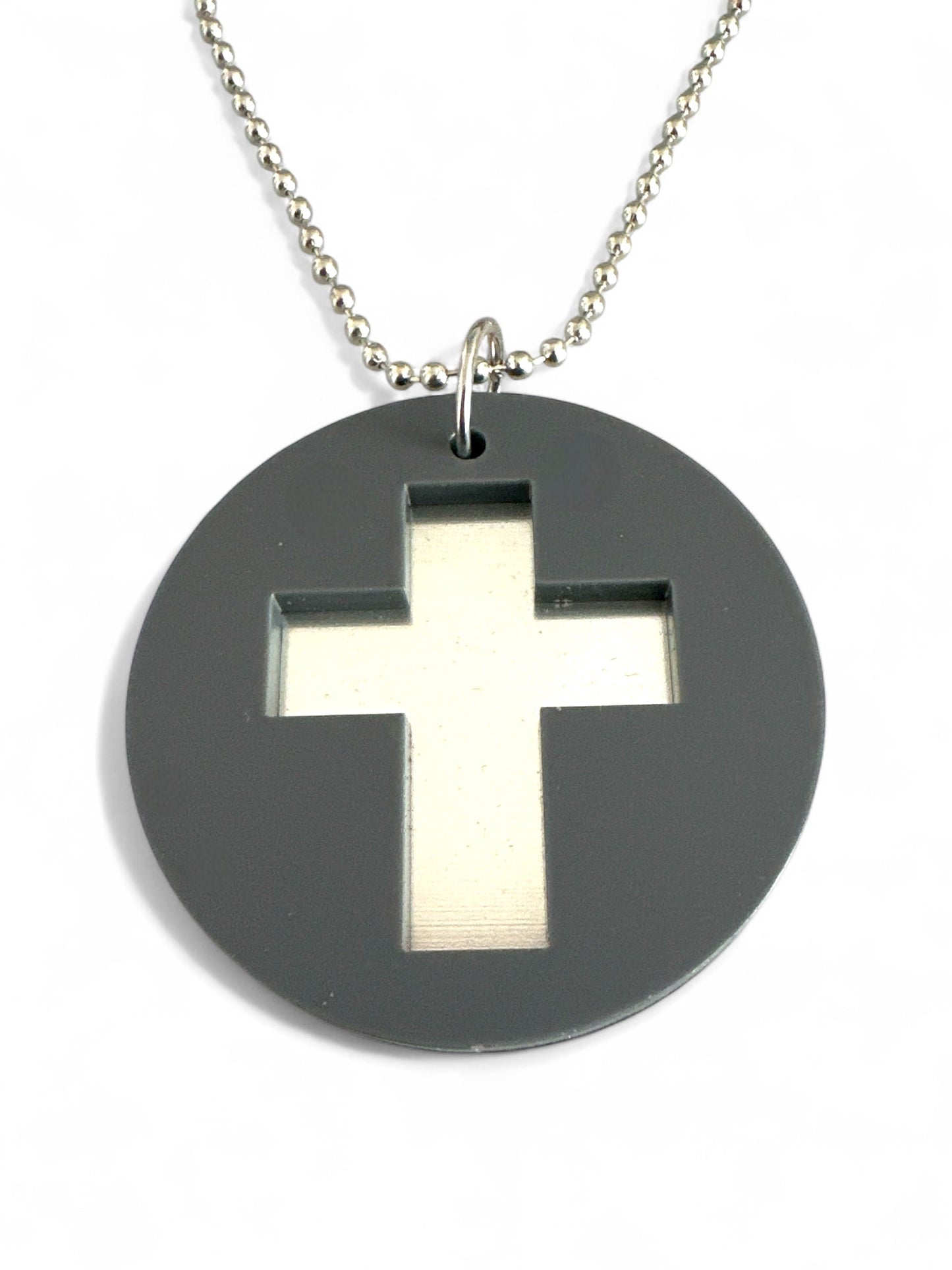 Σταυρός Cutout σε Κύκλο – Γκρι & Ασημί Edition ⚫✝️