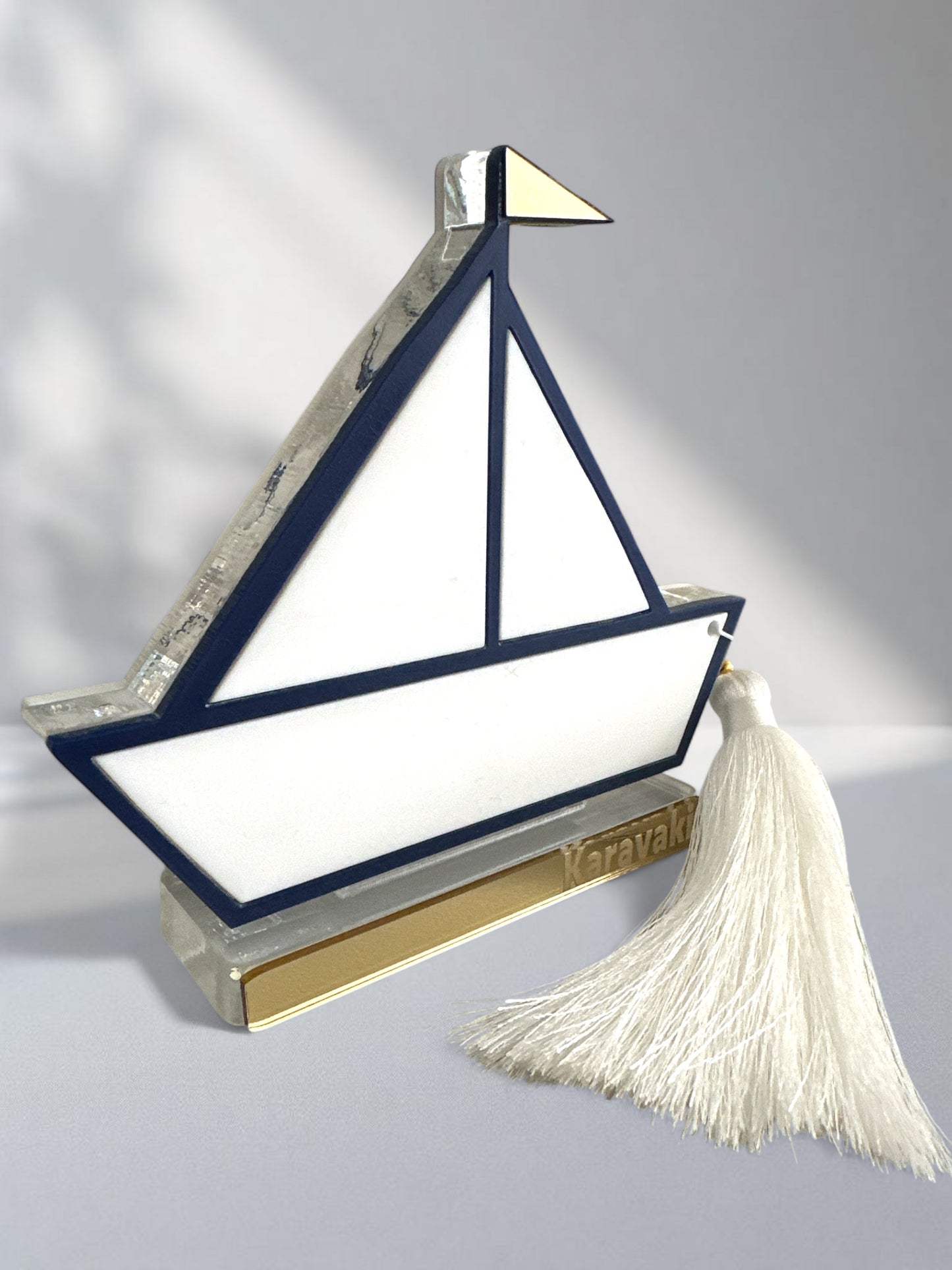Karavaki – Γούρι Design Plexiglass με Φούντα