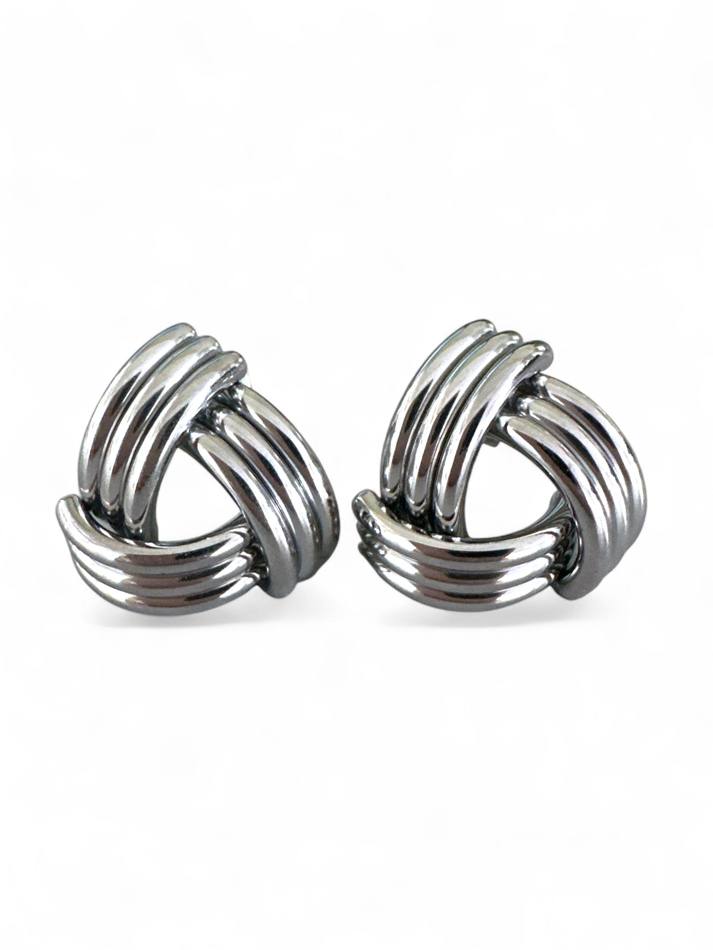 Ατσάλινα σκουλαρίκια σε σχέδιο κόμπου σε χρυσό ή ασημί – So Cute by Dimi χονδρική