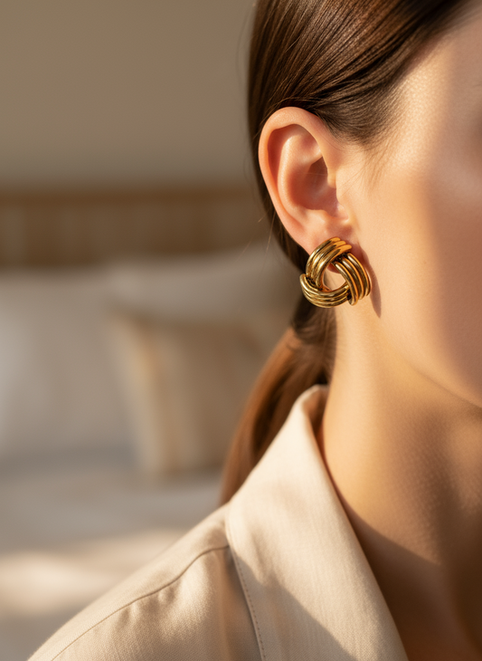 Ατσάλινα σκουλαρίκια σε σχέδιο κόμπου σε χρυσό ή ασημί – So Cute by Dimi χονδρική