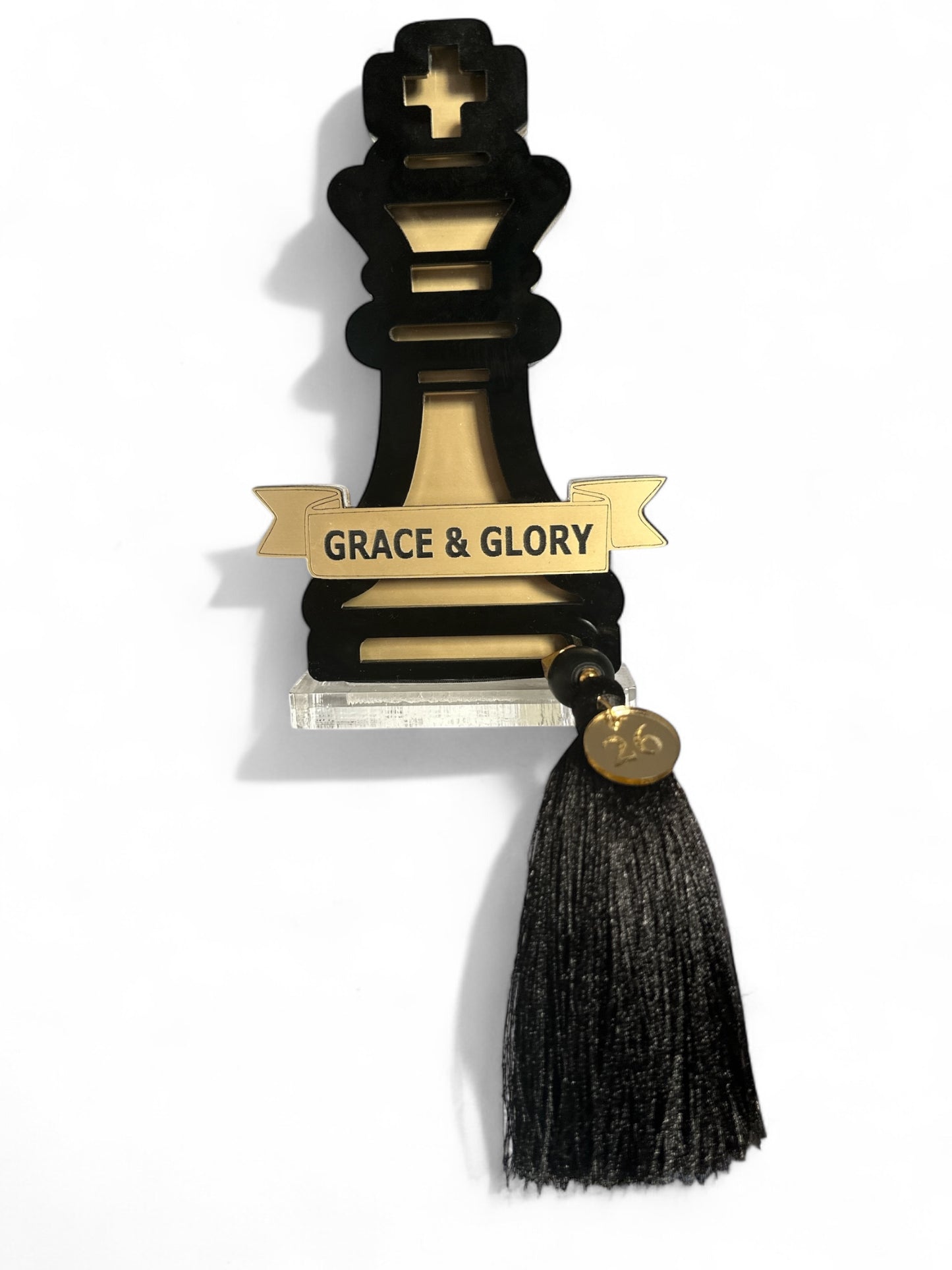 Χονδρικό επιτραπέζιο γούρι 2026 King Chess Bold Plexiglass με φούντα και μοτίφ “26” – Grace & Glory-So Cute by Dmi