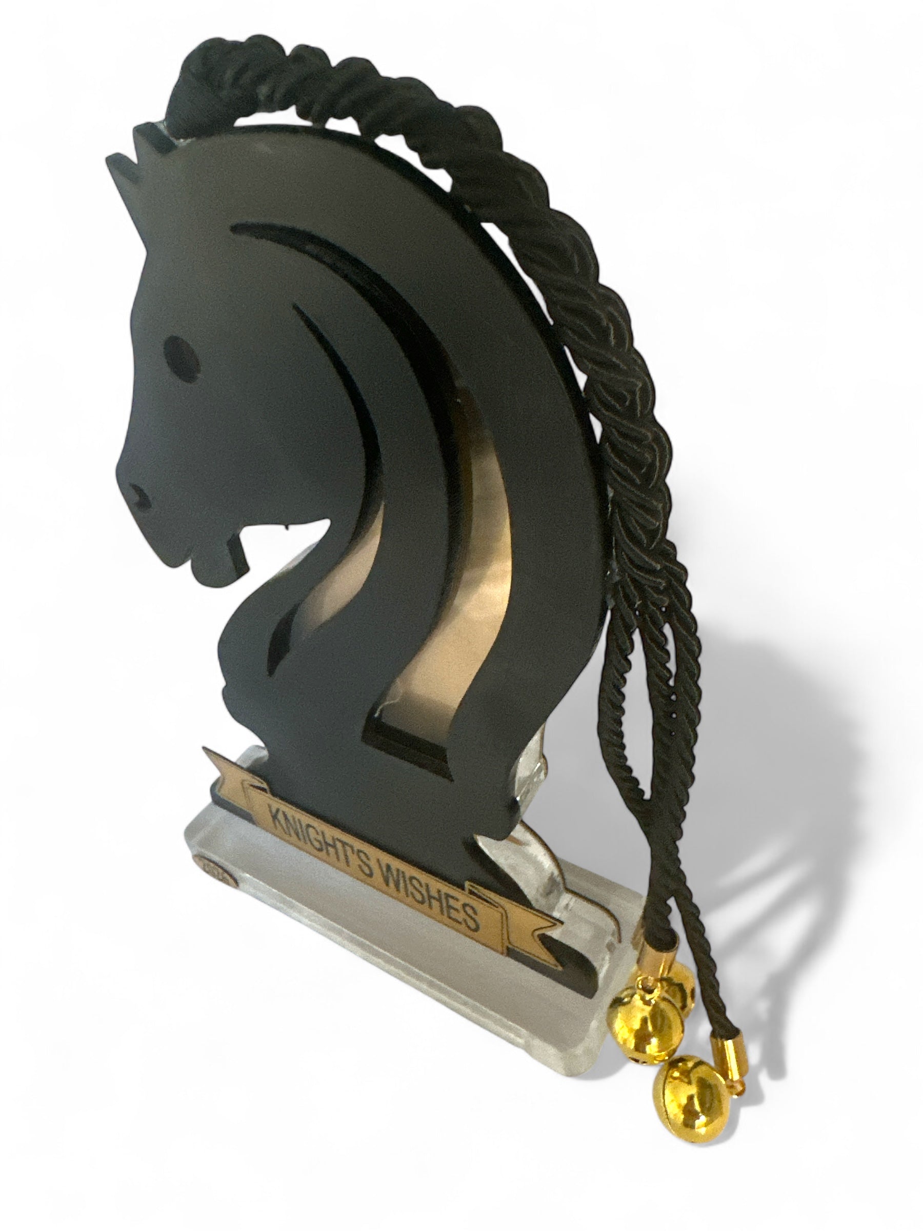 Χονδρικό επιτραπέζιο γούρι 2026 Knight Horse Chess Bold με κορδόνι χαίτη & κουδουνάκια – Knight’s Wishes So Cute by DImi