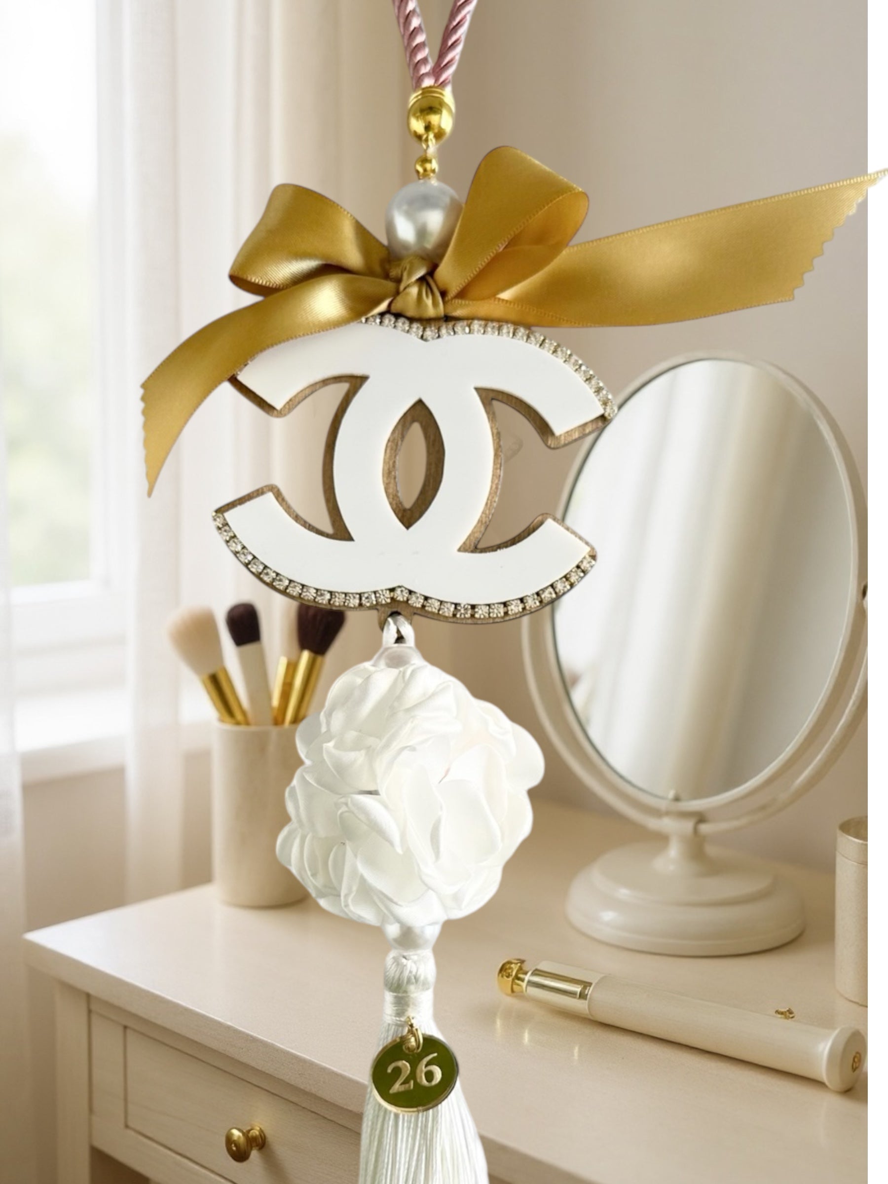 Γούρι 2026 Christmas Couture με φιόγκο, πέρλες, στρας, καμέλια & φούντα – Χονδρική So Cute by Dimi