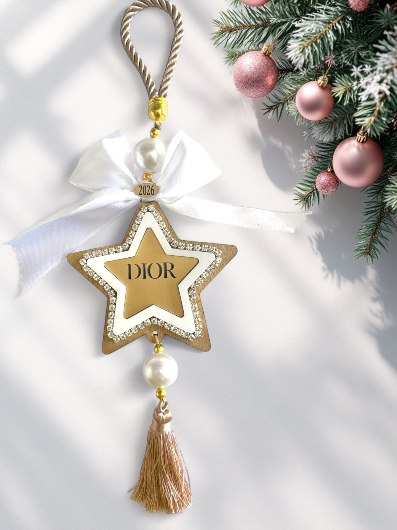 Γούρι 2026 Couture Αστέρι με στρας, πέρλες, σατέν φιόγκο & φούντα – Χονδρική So Cute by Dimi