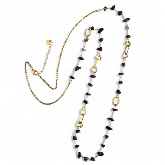 Ημίμακρο ατσάλινο κολιέ με chips ημιπολύτιμης πέτρας και χρυσά ατσάλινα στοιχεία – So Cute by Dimi