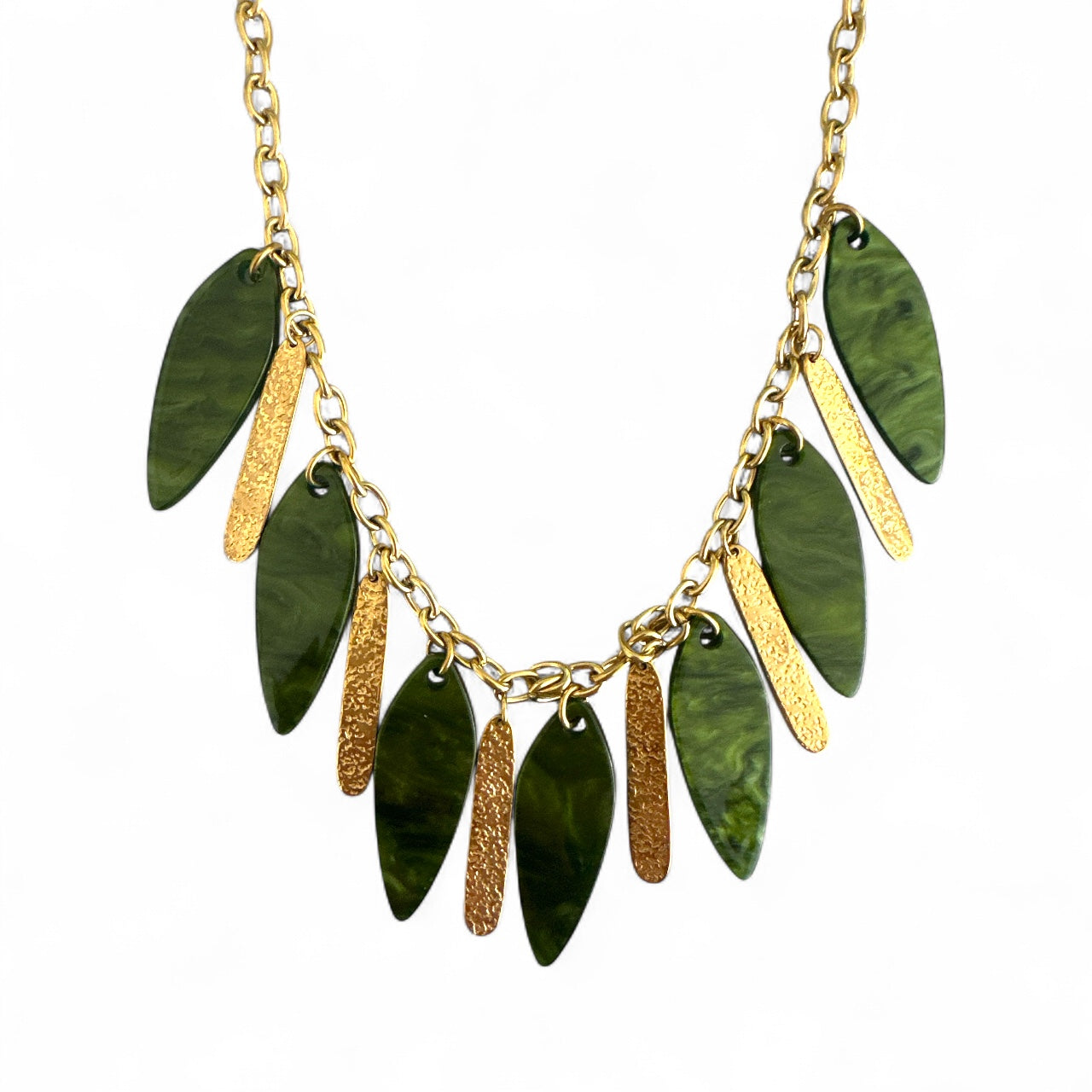 Ατσάλινο κολιέ με χρυσή αλυσίδα και πράσινα & χρυσά κρεμαστά φύλλα – So Cute by Dimi