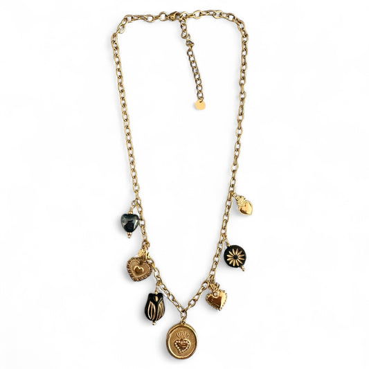 Χονδρική ατσάλινο κολιέ με charms σε χρυσό & μαύρο – So Cute  by DImi Wholesale