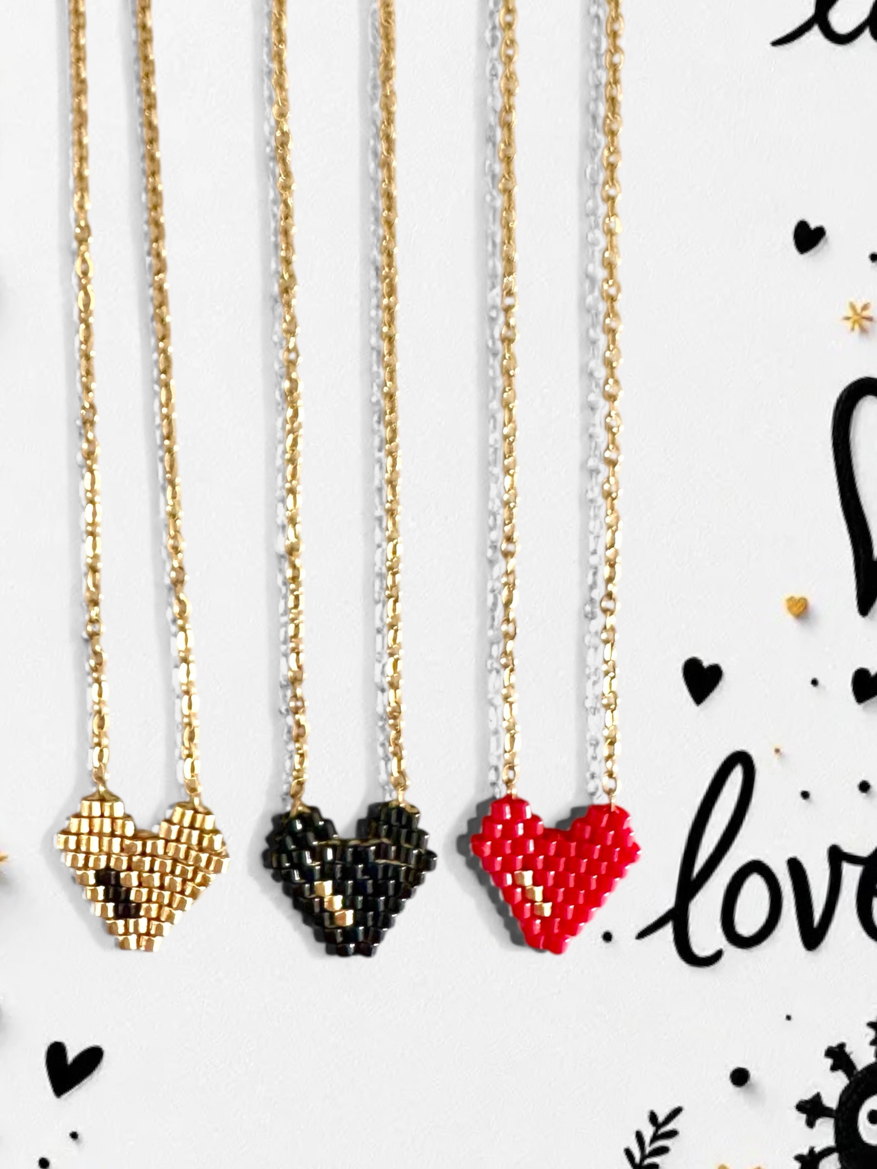 Golden Touch Heart ατσάλινο κολιέ Miyuki με καρδιά και 3 χρυσές χάντρες – So Cute by Dimi