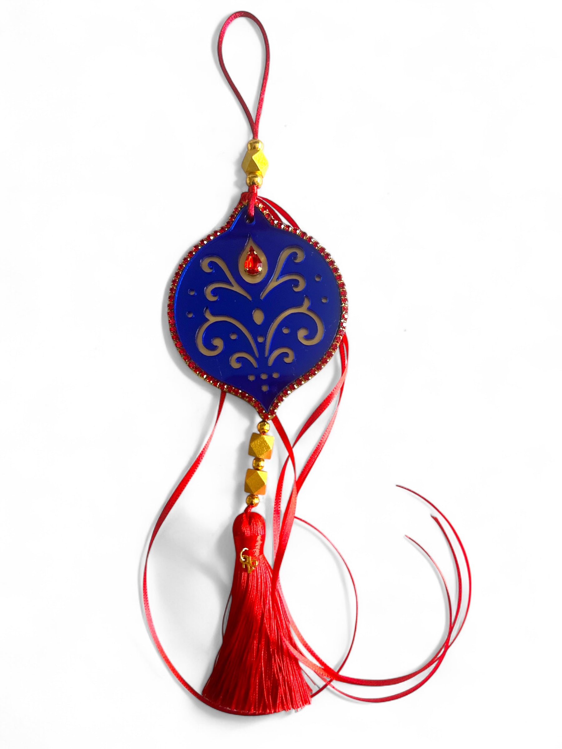 Γούρι 2026 plexiglass με διάτρητο σχέδιο, κρύσταλλο και κόκκινη φούντα – Christmas Fairytale Χονδρική So Cute by Dimi