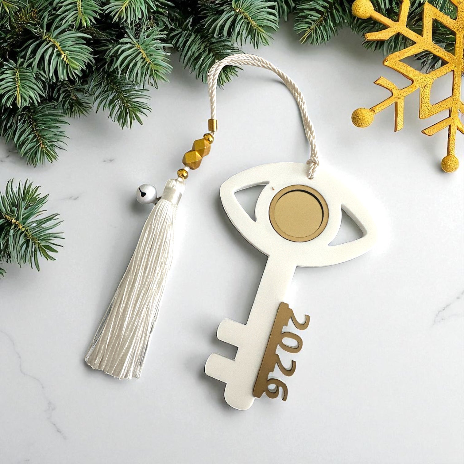 Χονδρικό γούρι 2026 Κλειδί με Μάτι Plexiglass ματ & χρυσός καθρέφτης με κορδόνι, χάντρες & φούντα – Symbolic Luxe από So Cute by Dimi