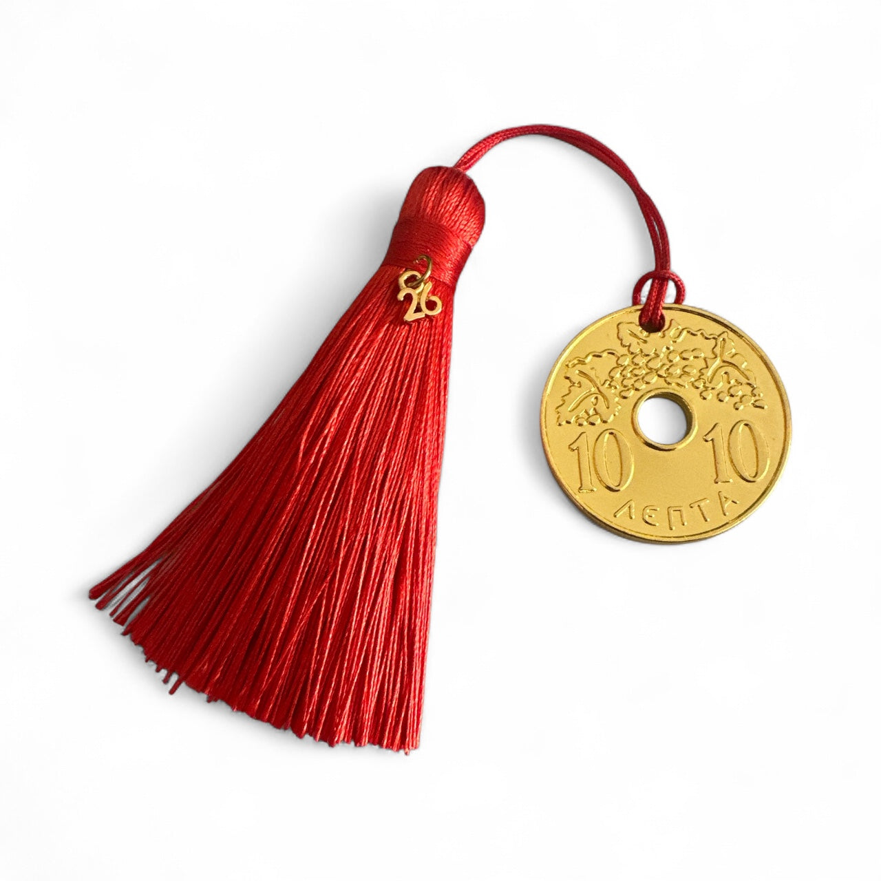 Χονδρική – Γούρι δεκάρα με φούντα και charm 26 – So Cute by Dimi