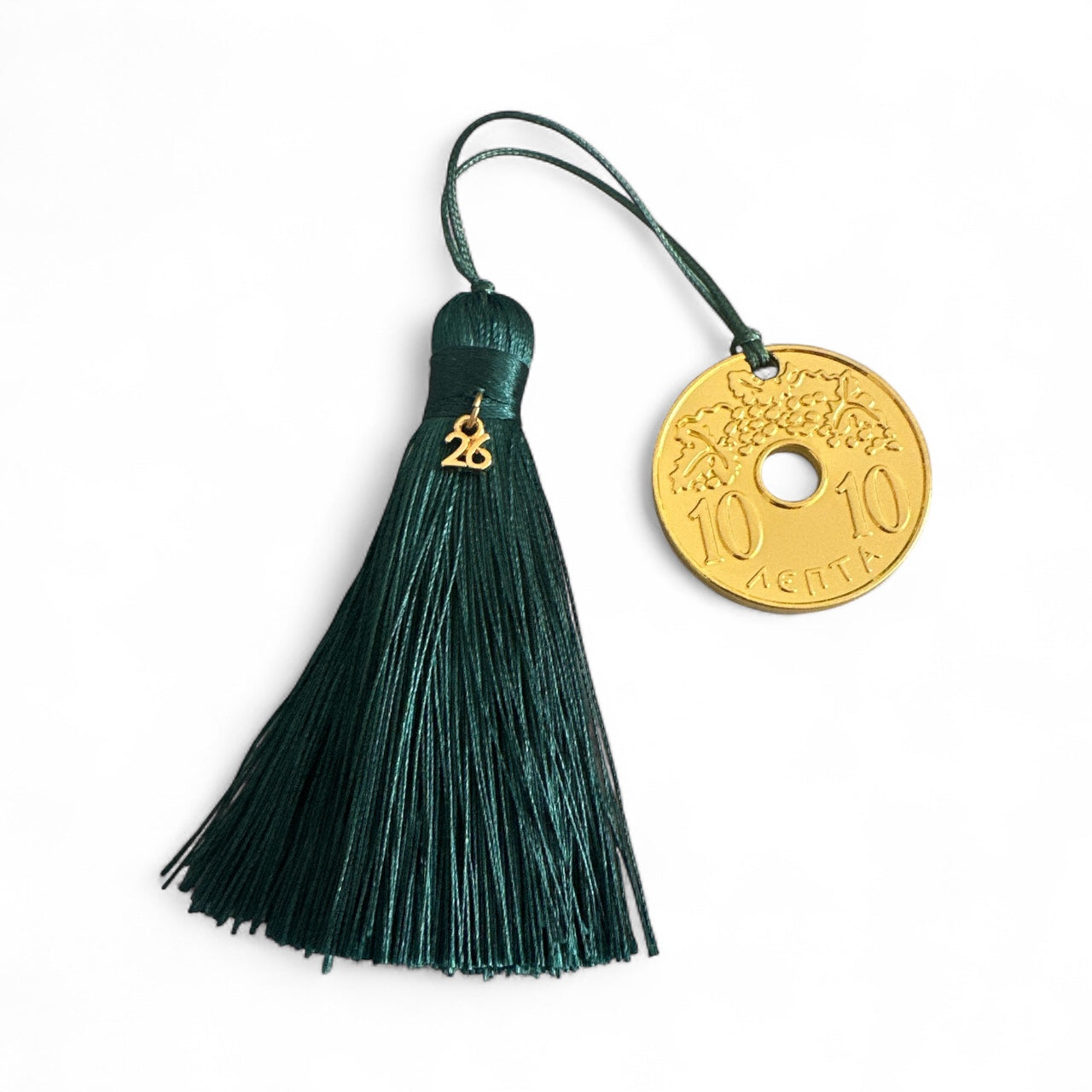 Χονδρική – Γούρι δεκάρα με φούντα και charm 26 – So Cute by Dimi