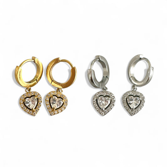 Amor Earrings – Χονδρική ατσάλινα σκουλαρίκια με κρικάκι και καρδιά με ζιργκόν σε χρυσό & ασημί | So Cute by Dimi Wholesale