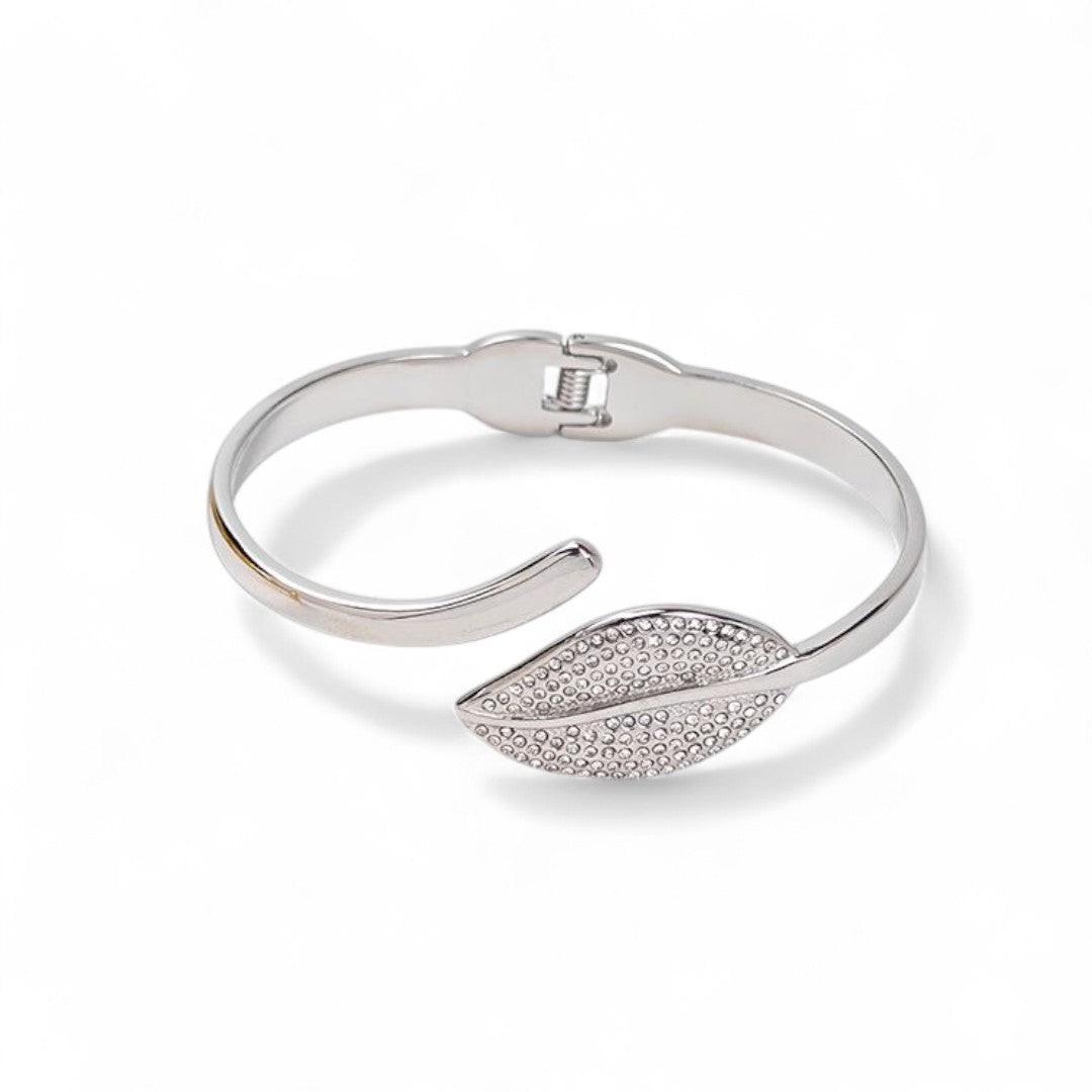 Χονδρικό ατσάλινο βραχιόλι Leaf Elegance με φύλλο και στρας σε χρυσό & ασημί