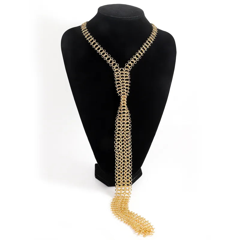 Metal Tie Necklace – Μεταλλικό Κολιέ Γραβάτα σε Χρυσό & Μαύρο | So Cute by Dimi Χονδρική
