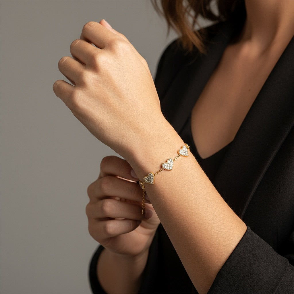 Ατσάλινο βραχιόλι με πέντε καρδιές και λευκά ζιργκόν So Cute by Dimi