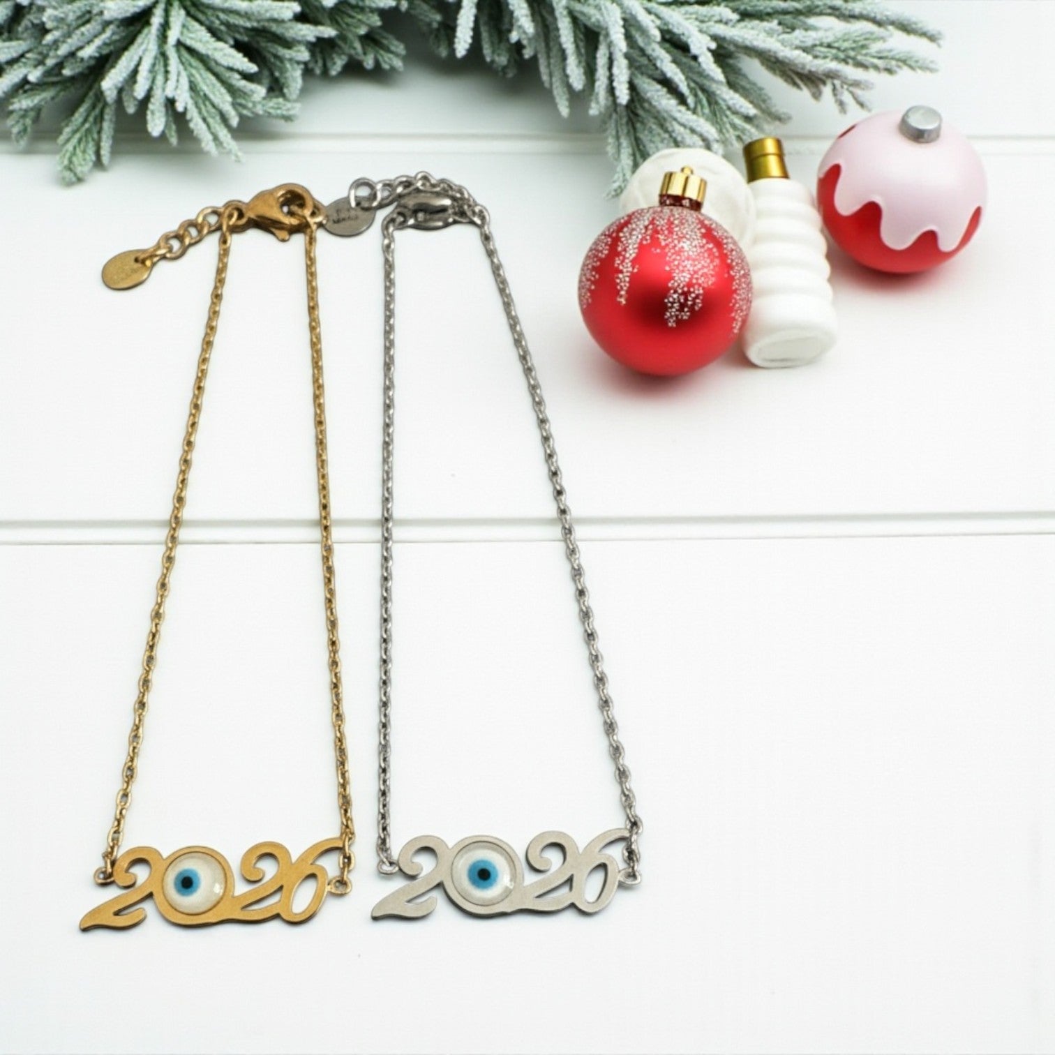 Ατσάλινο βραχιόλι γούρι 2026 με ματάκι σε χρυσό και ασημί – So Cute Wholesale