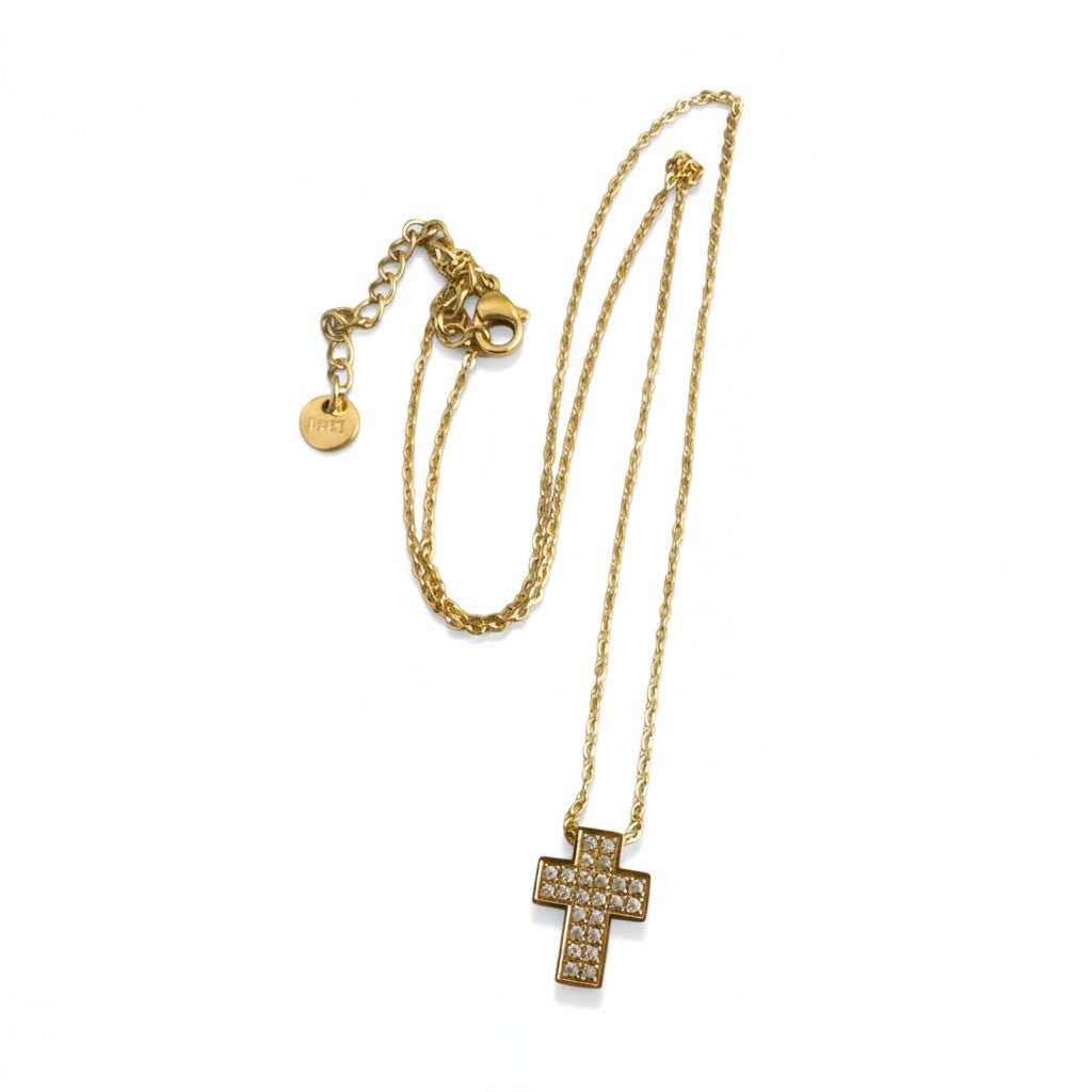 Luxe Pavé Cross Necklace – Ατσάλινο Κολιέ Σταυρός με Ζιργκόν | So Cute by Dimi Χονδρική