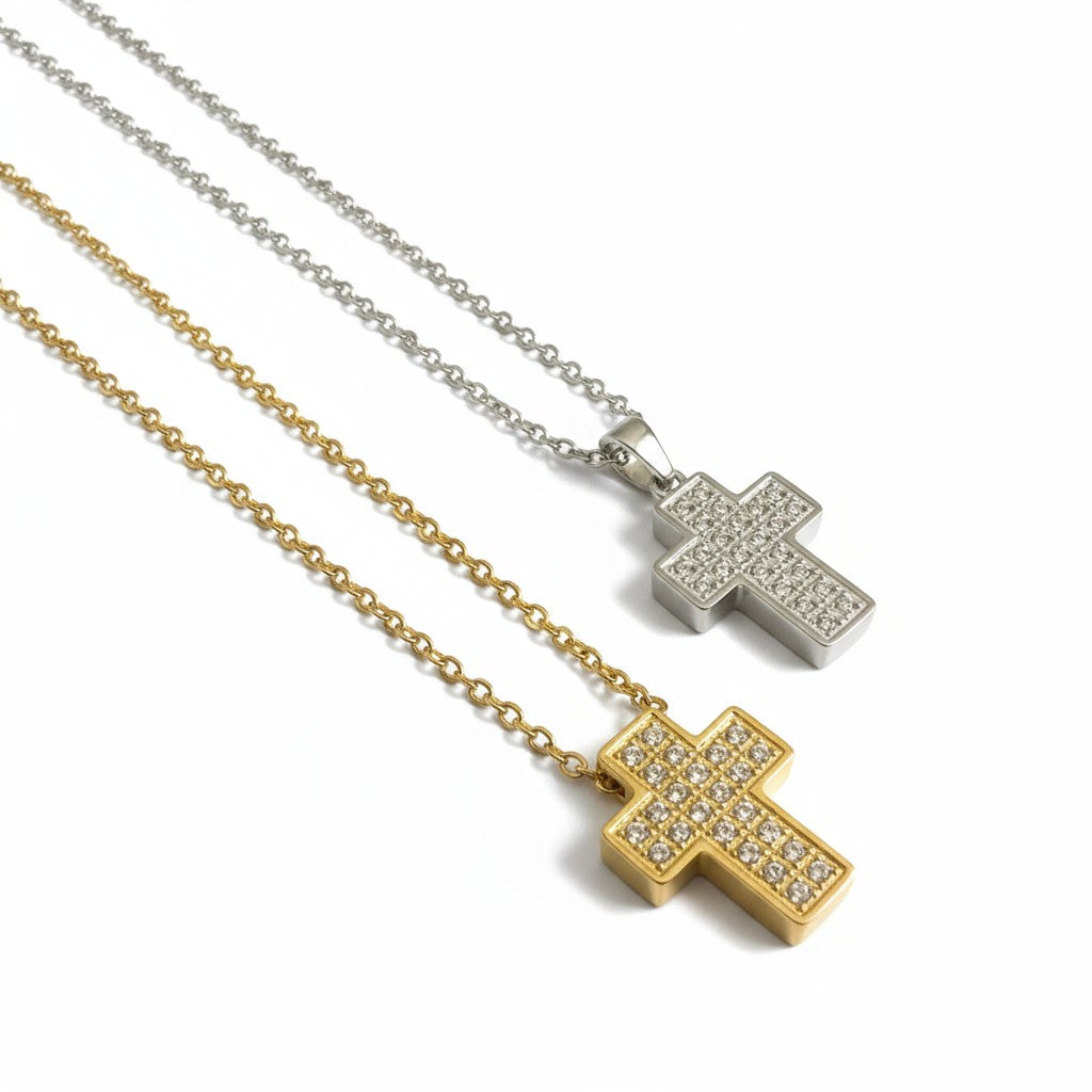 Luxe Pavé Cross Necklace – Ατσάλινο Κολιέ Σταυρός με Ζιργκόν | So Cute by Dimi Χονδρική