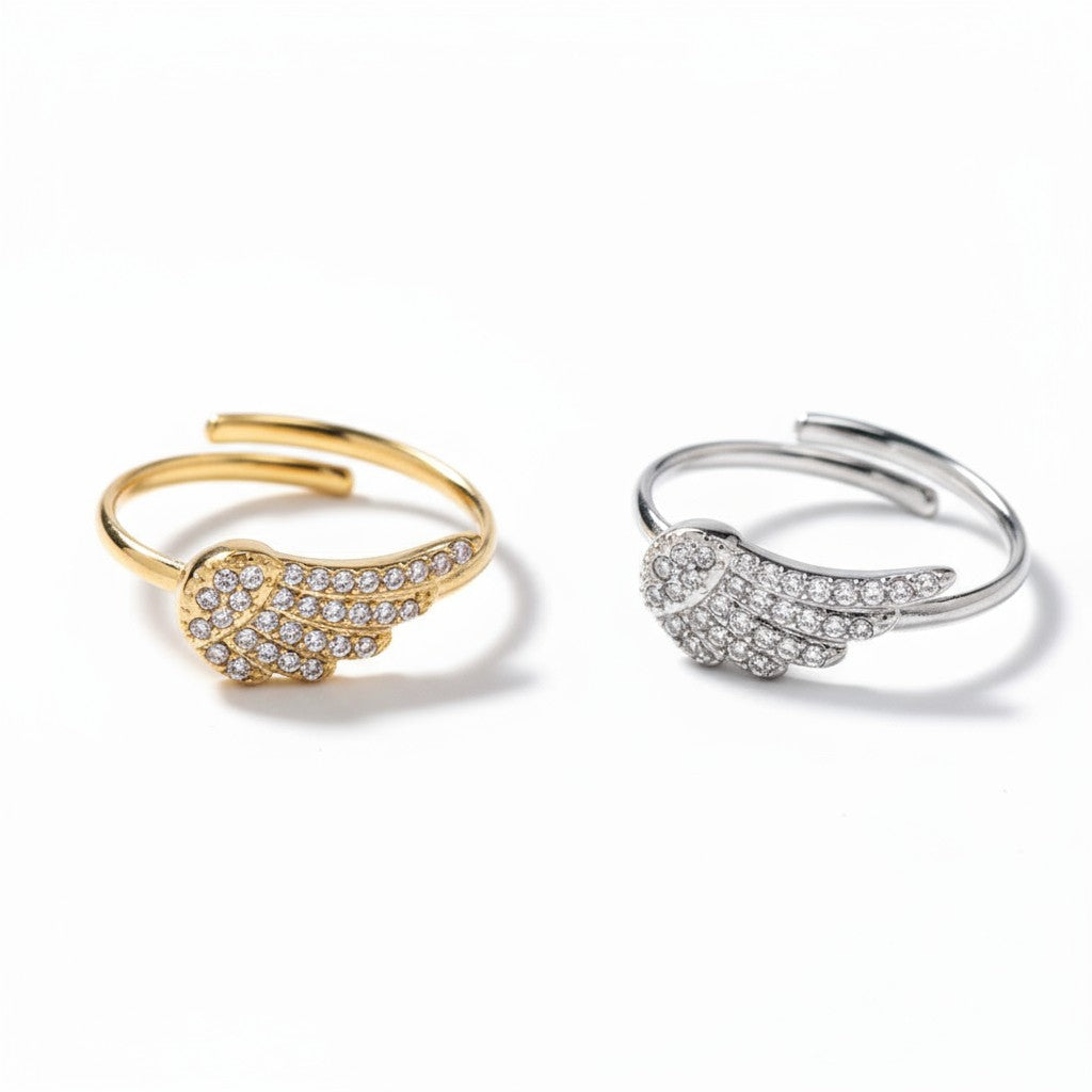 Crystal Angel Ring – Ατσάλινο Δαχτυλίδι με Φτερό Αγγέλου & Ζιργκόν | So Cute by Dimi Χονδρική