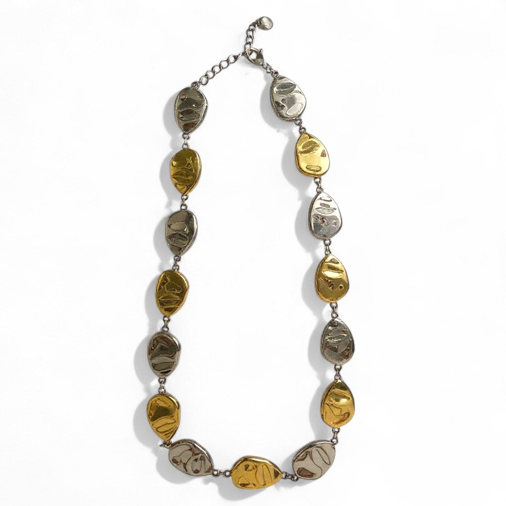 Ατσάλινο κολιέ με ανάγλυφες χάντρες σε χρυσό, ασημί & δίχρωμο. Άμεση αποστολή για επαγγελματίες So Cute by Dimi Wholesale ⚡