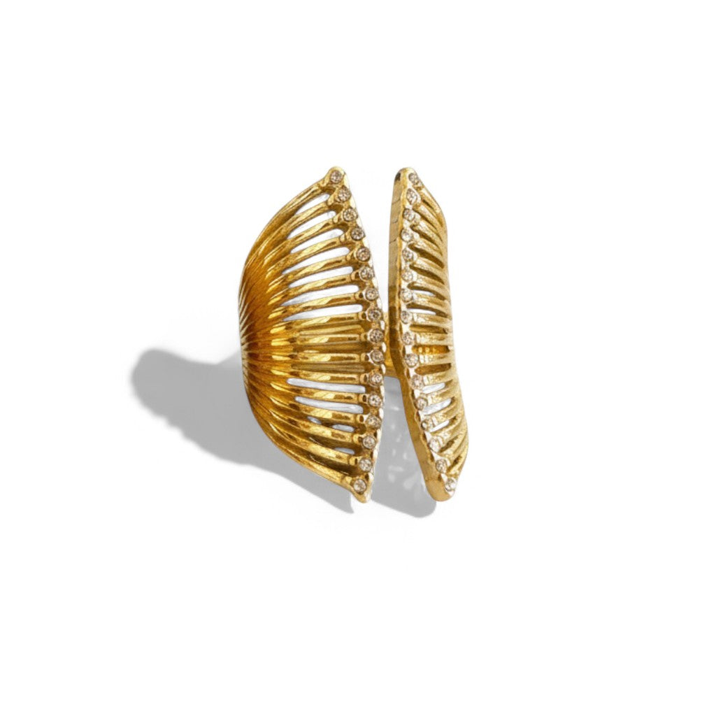 ⚡🚚 Crystal Wave Ring