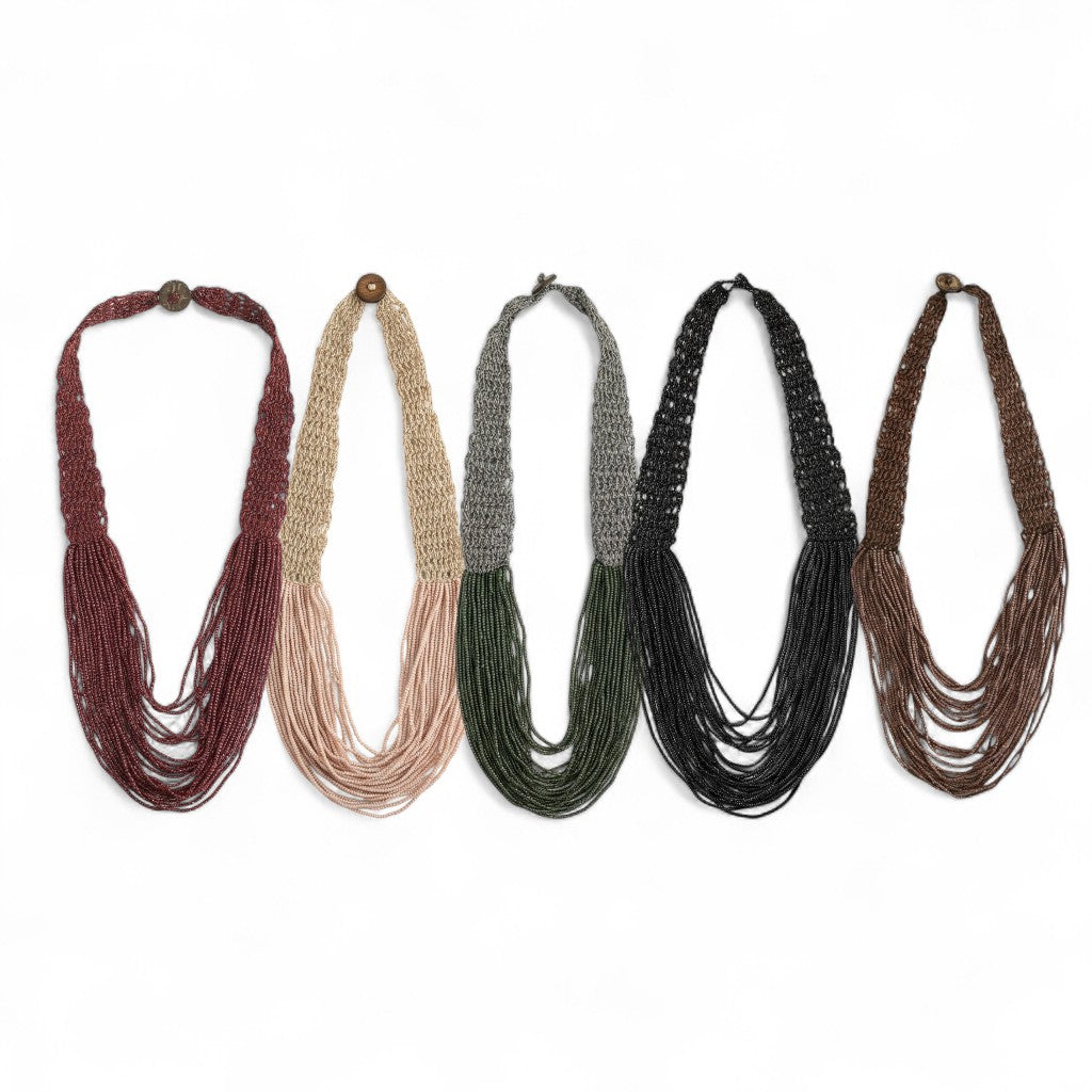 Μακρύ boho κολιέ με πολλές σειρές χαντρών και πλεκτό λαιμό σε διάφορα χρώματα – So Cute by Dimi