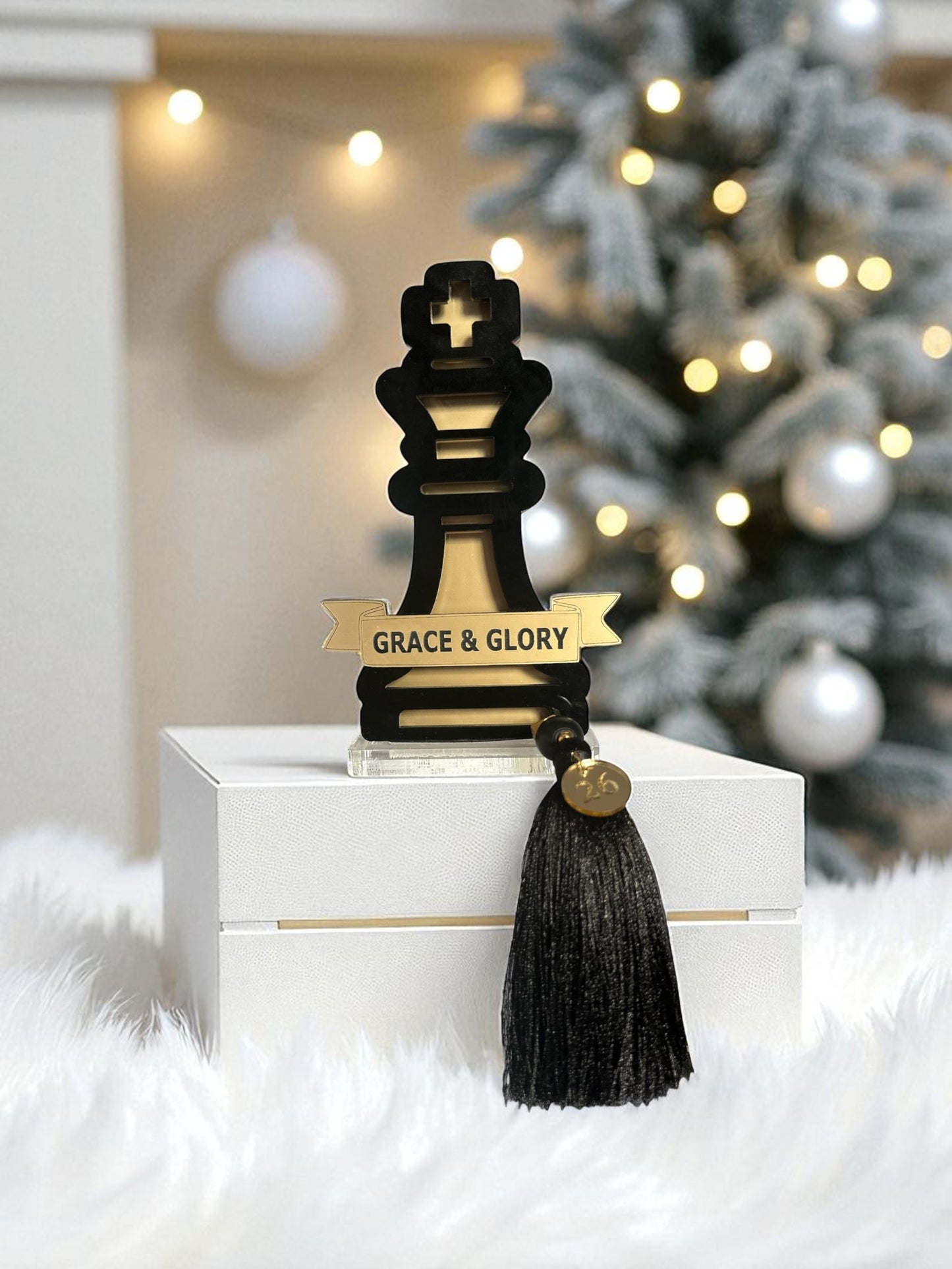 🤍✨ Επιτραπέζιο Γούρι 2026 King – Grace & Glory | Συλλογή CHESS BOLD | Plexiglass