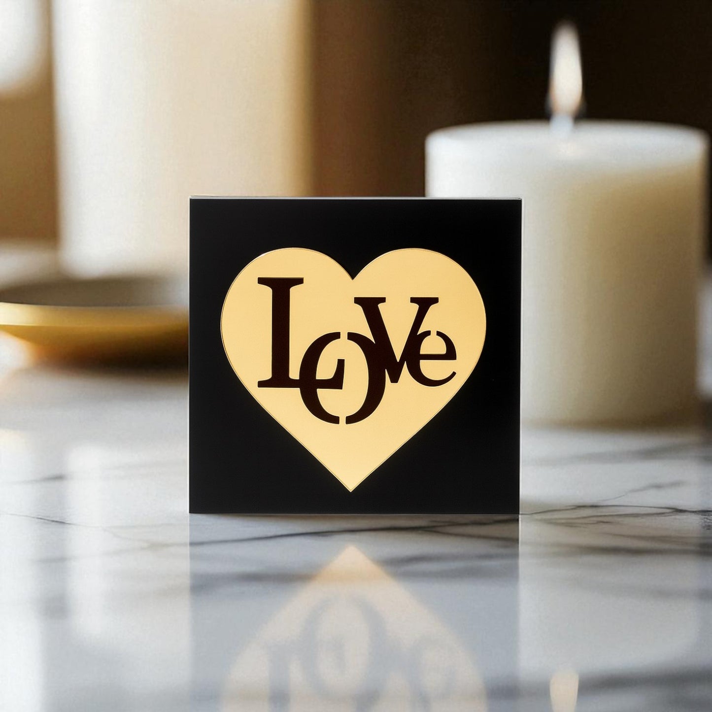 🤍✨ Επιτραπέζιο Γούρι LOVE με Καρδιά – Plexiglass Μαύρο & Χρυσό Καθρέφτη