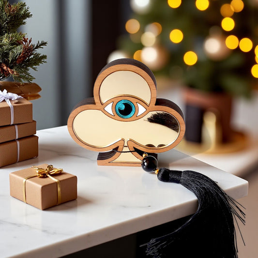 Επιτραπέζιο γούρι σπαθί τράπουλας με μάτι plexiglass και μαύρη φούντα – Χονδρική So Cute by Dimi