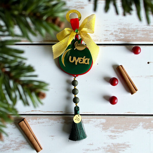 Γούρι 2026 ρόδι plexiglass κρεμαστό με επιγραφή Υγεία, φιόγκους & φούντα – Χονδρική So Cute by Dimi