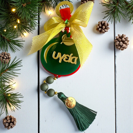 Γούρι 2026 ρόδι plexiglass κρεμαστό με επιγραφή Υγεία, φιόγκους & φούντα – Χονδρική So Cute by Dimi