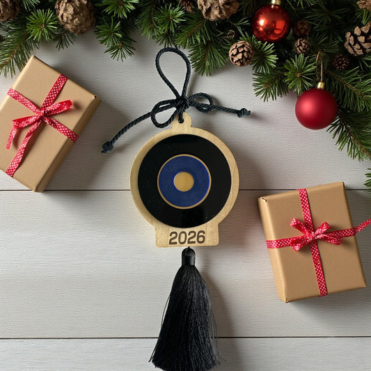 Γούρι 2026 κρεμαστό μάτι ξύλο plexiglass με φούντα – Χονδρική So Cute by Dimi