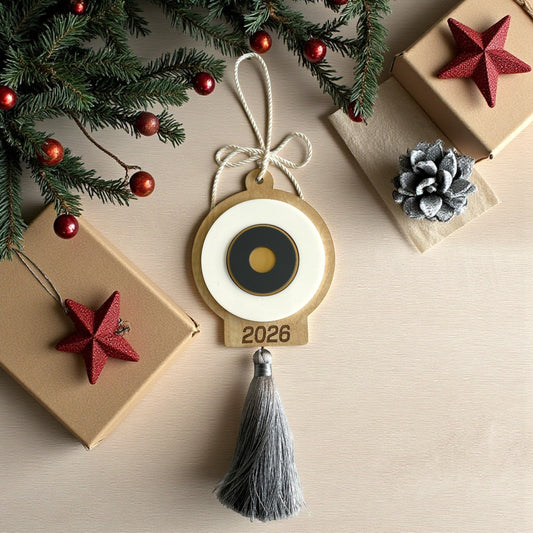 Γούρι 2026 κρεμαστό μάτι ξύλο plexiglass με φούντα – Χονδρική So Cute by Dimi